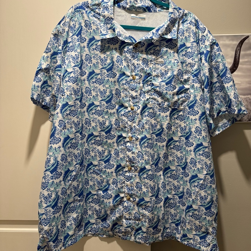 Columbia PFG button down short sleeve shirt